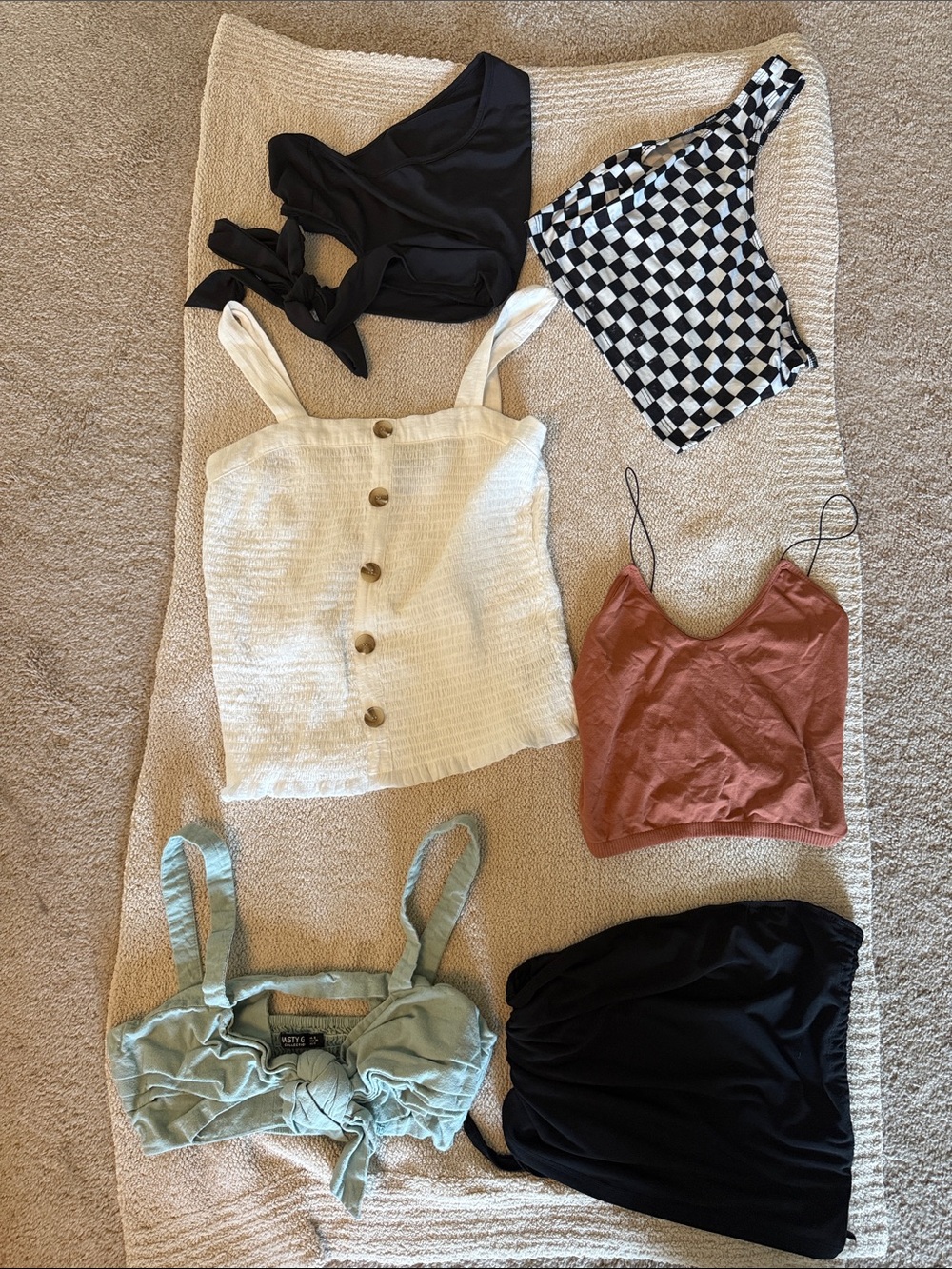 BUNDLE OF 6 WOMENS ASST TOPS SIZE S